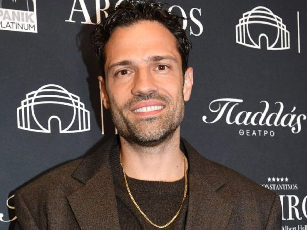 Ο Κωνσταντίνος Αργυρός αποκάλυψε το παρασκήνιο της ατάκας «Μάνα, ο γιος σου χορεύει ζεϊμπέκικο στο Royal Ambert Hall»