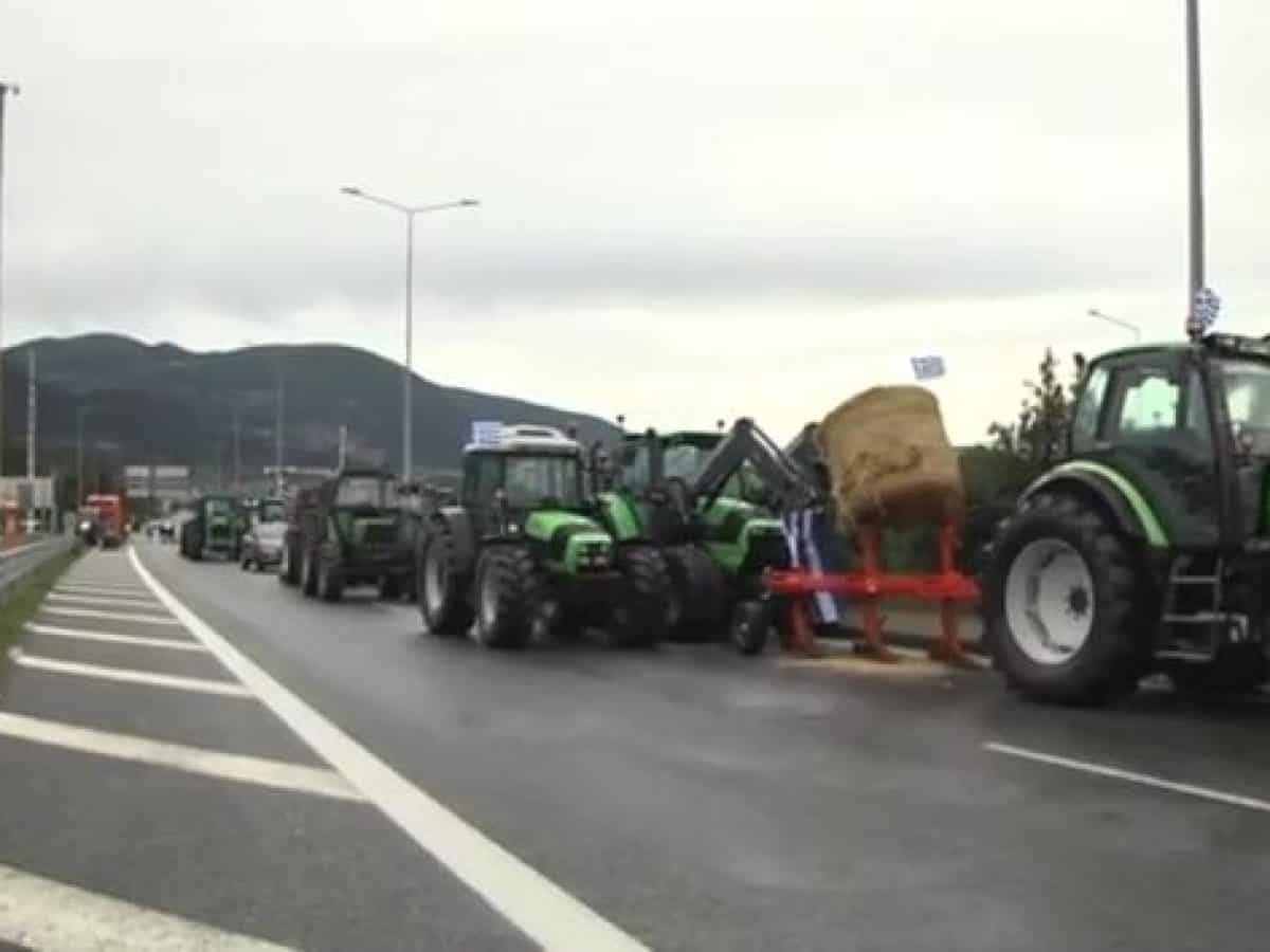 Παραμονή Χριστουγέννων με μπλόκα στις Εθνικές Οδούς – Έξοδος μετ’ εμποδίων για τους εκδρομείς