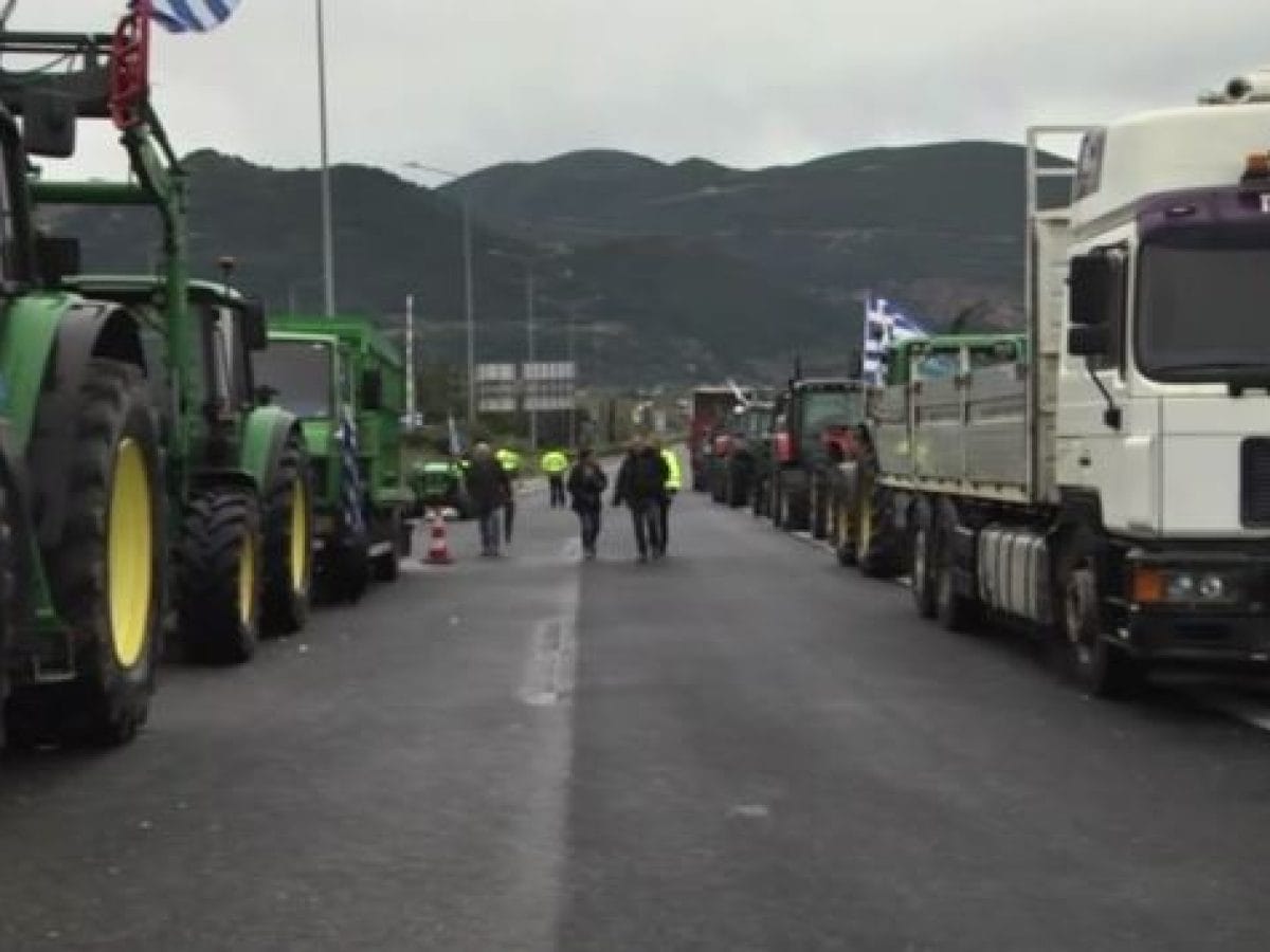 Στο «κόκκινο» η ταλαιπωρία των ταξιδιωτών λόγω των μπλόκων