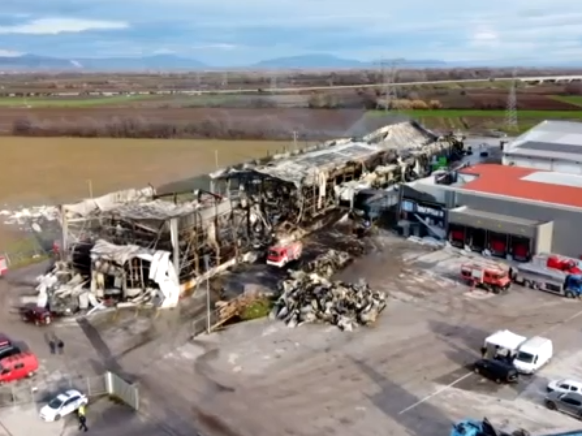 Εργοστάσιο «Βιολάντα»: Τα σενάρια για τα αίτια της έκρηξης, τα πρωτόκολλα ασφαλείας & τα αναπάντητα «γιατί»