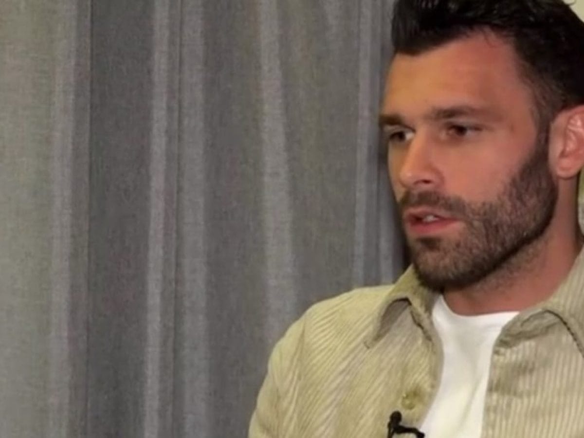 Στάθης Σχίζας: “Γι’ αυτό δεν βρίσκω σύντροφο. Ψάχνω την μητέρα μου”