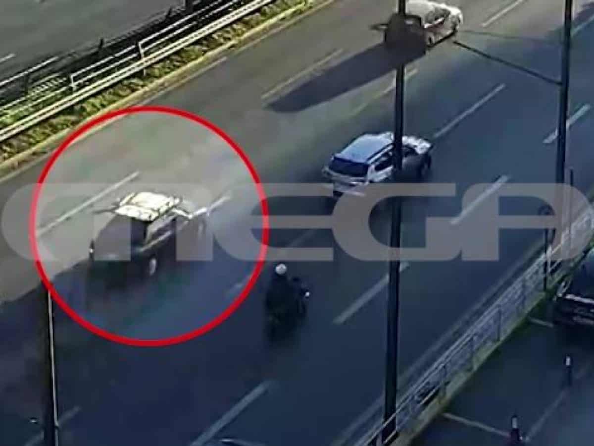 Λ. Συγγρού: Τηλεόραση «πέταξε» από σχάρα αυτοκινήτου – MEGA ντοκουμέντο