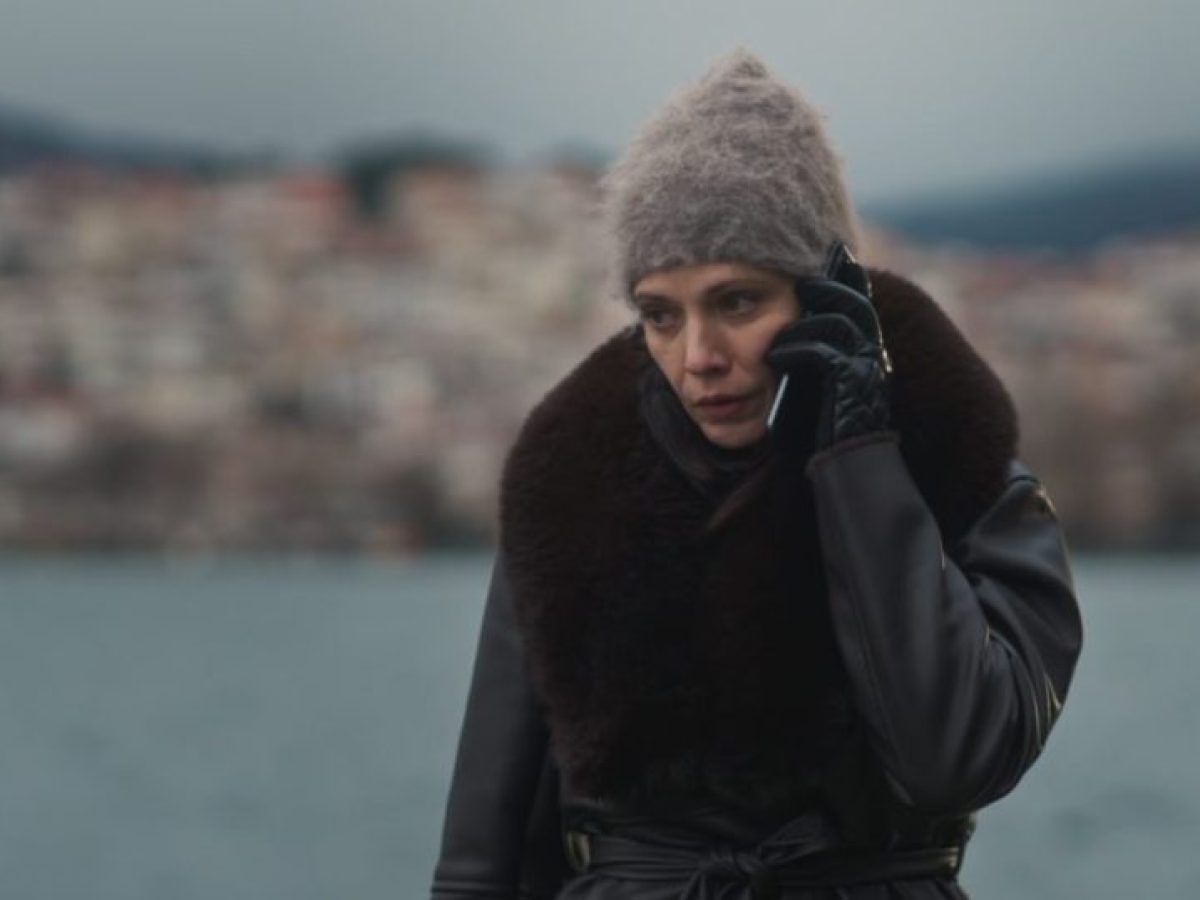 Μια νύχτα μόνο: Η Αρετή φεύγει από την Αθήνα προκειμένου να μείνει λίγο μόνη της