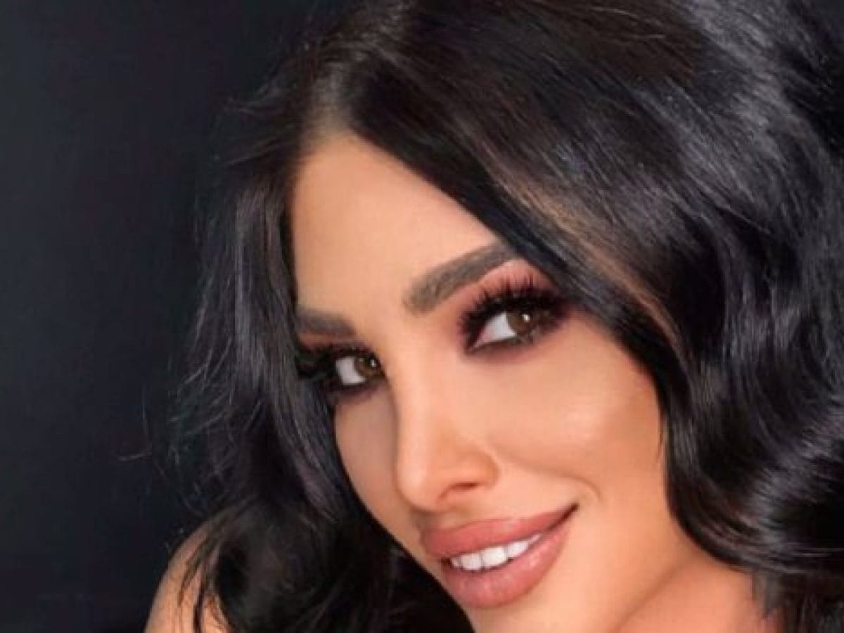 Αναστασία Βοσκανίδου: Το ανέβασε κατά λάθος – Toπλες σε βίντεο με τα μαλλιά στο στήθoς (vids)