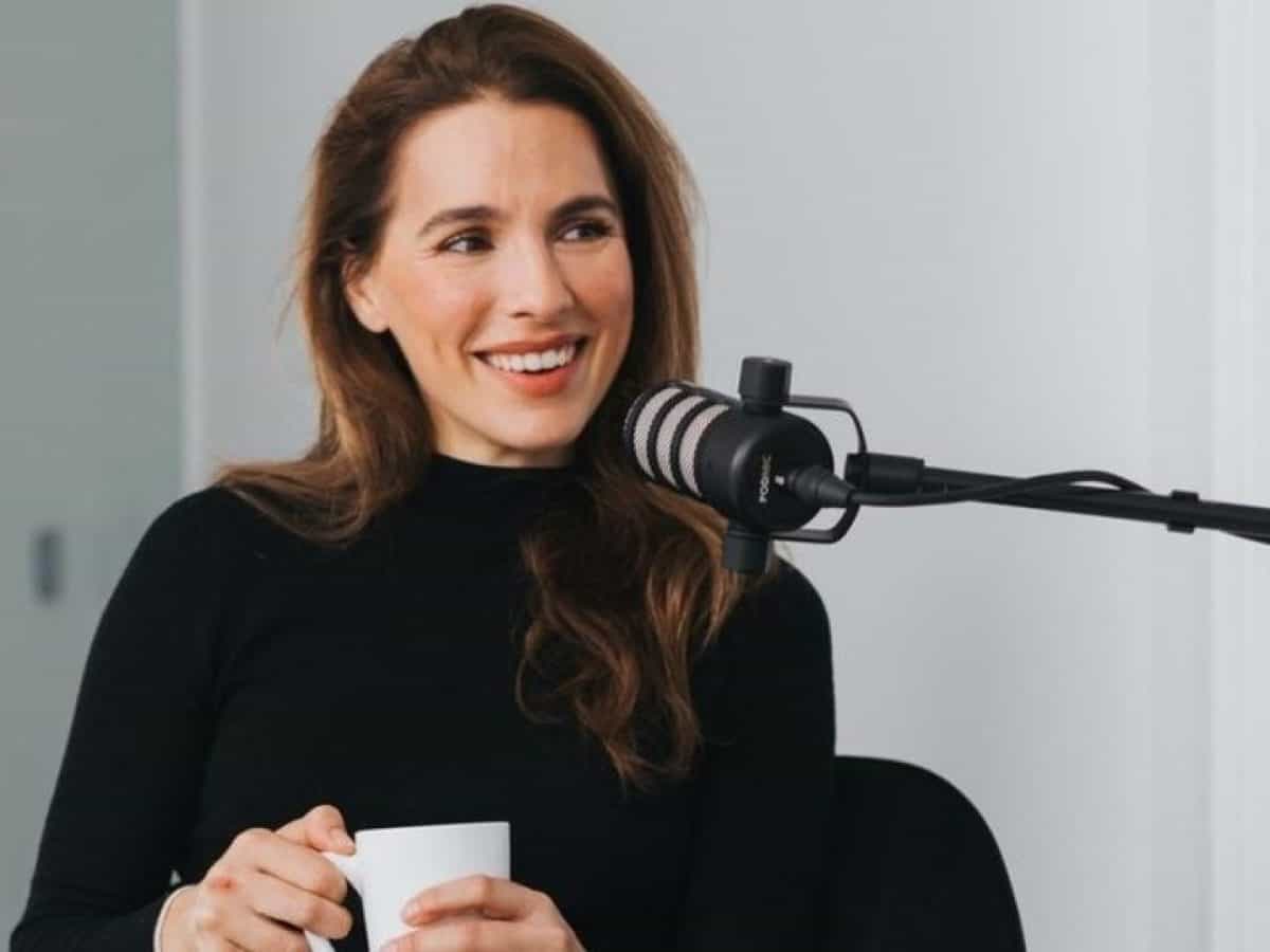 Μελία Κράιλινγκ: “Δεν ζούσαμε όλοι μαζί – Οι γονείς μου χώρισαν αλλά για εμένα ήταν έτσι από την αρχή”