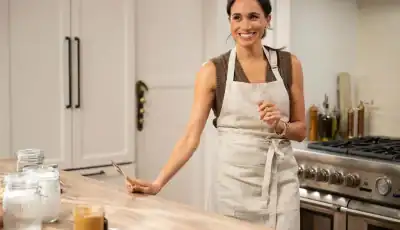 meghan-markle-holiday-special-120225-1-b0b65892145f4801bfb84a561ee81ff8